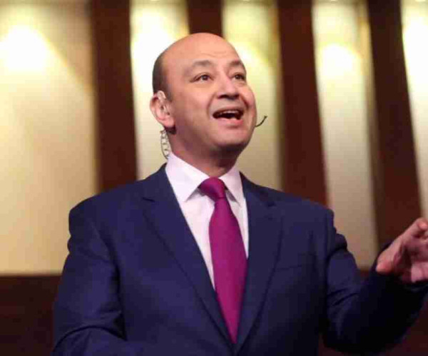 من هو المذيع ومقدم البرامج عمرو أديب السيرة الذاتية