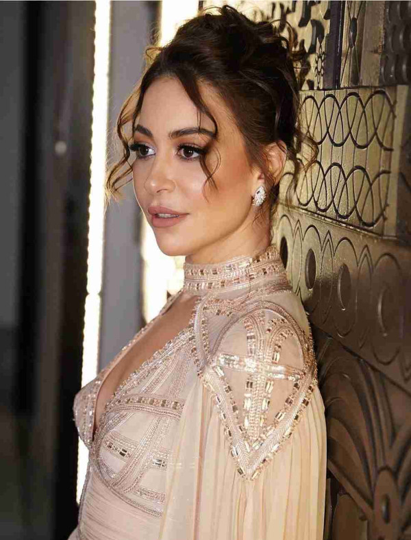 من هي الممثلة المصرية منة شلبي السيرة الذاتية ويكيبيديا