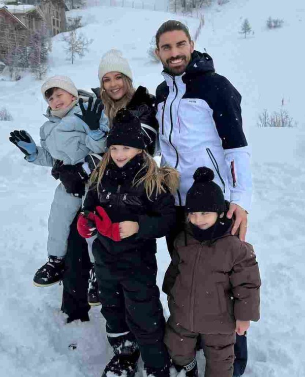 معلومات عن عائلة روبن نيفيز لاعب الهلال السعودي ويكيبيديا السيرة الذاتية